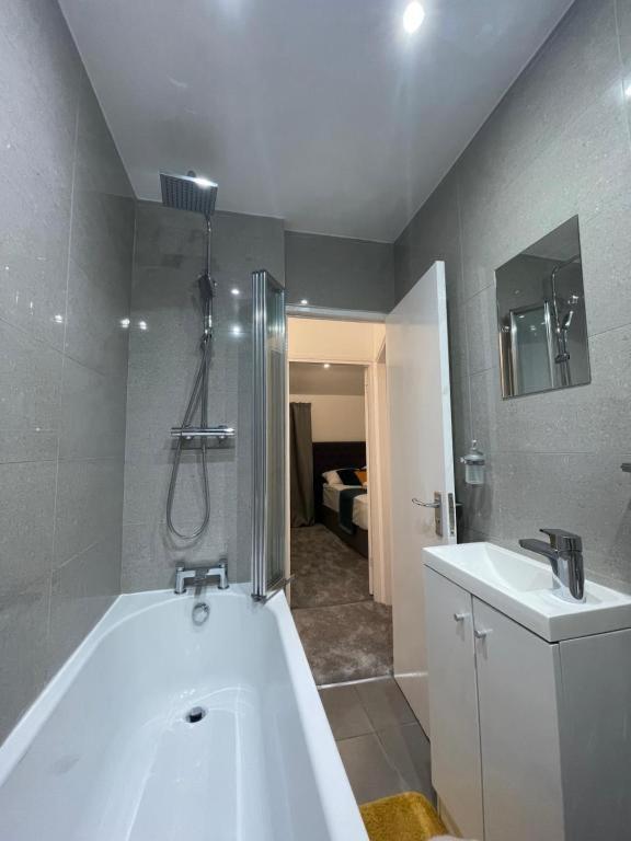 Tooting Lodge London - Cosy 2 Bedroom House With Garden, 5 Mins Walk To Tube Station Exterior photo