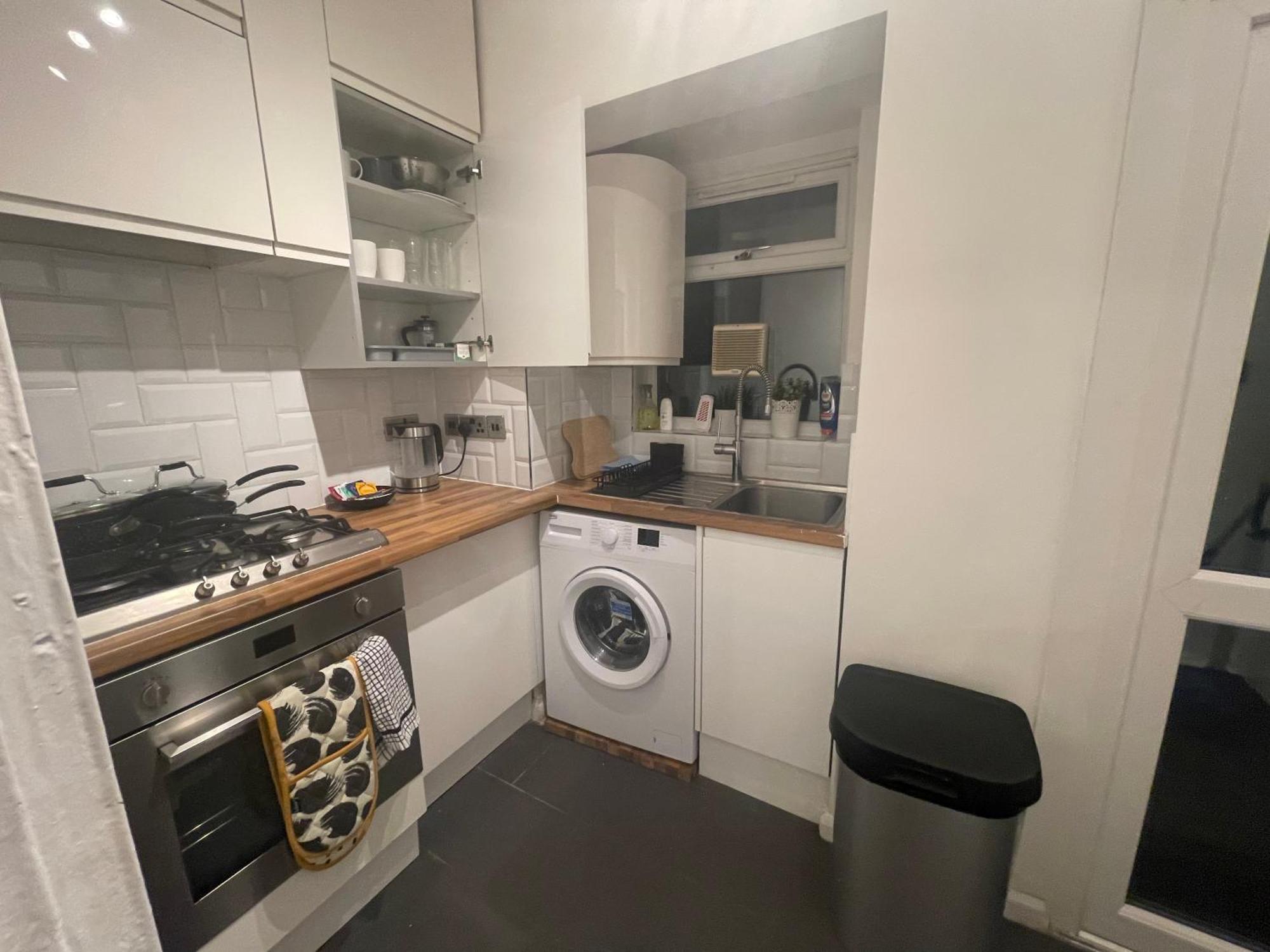 Tooting Lodge London - Cosy 2 Bedroom House With Garden, 5 Mins Walk To Tube Station Exterior photo